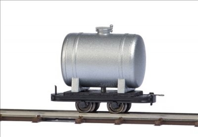 Vagn lastad med tank H0f