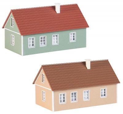 2 st Hus "En och enhalvplanare" i skala H0
