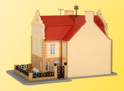 BOSTADSHUS MED UTEPLATS (N)