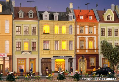 HYRESHUS MED BALKONGER H0