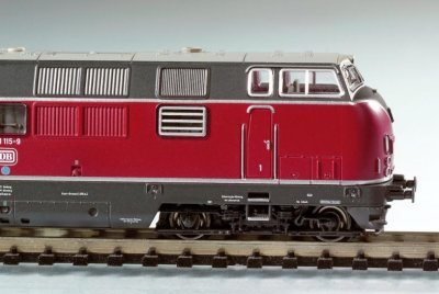 Diesellok Tyskt BR221 Analogt skala N