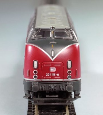 Diesellok Tyskt BR221 Analogt skala N