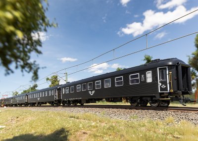 SJ Personvagn sats 4 st svarta vagnar H0 AC